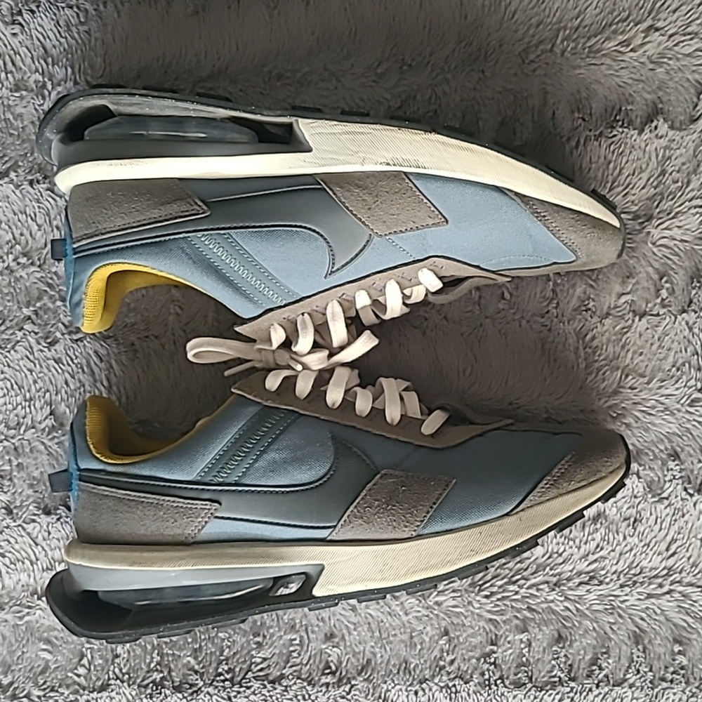 Excellent Condition Air Max Pre Day size 10
